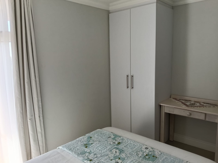 6 Bedroom Property for Sale in Wavecrest Eastern Cape